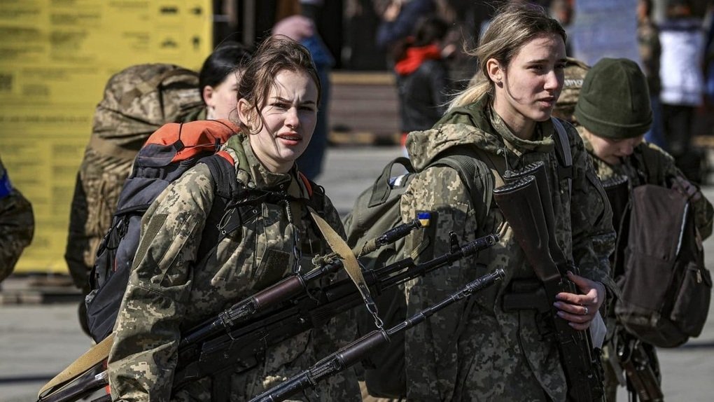 Ukrainian officials called for consideration of mobilizing women into the army 0